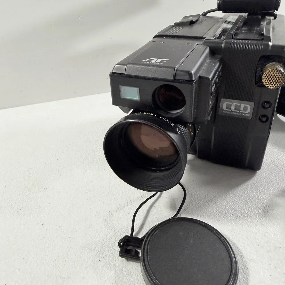 Sharp‎ VL-C73C VHS-C Camcorder Video Camera POWERS ON AS IS READ